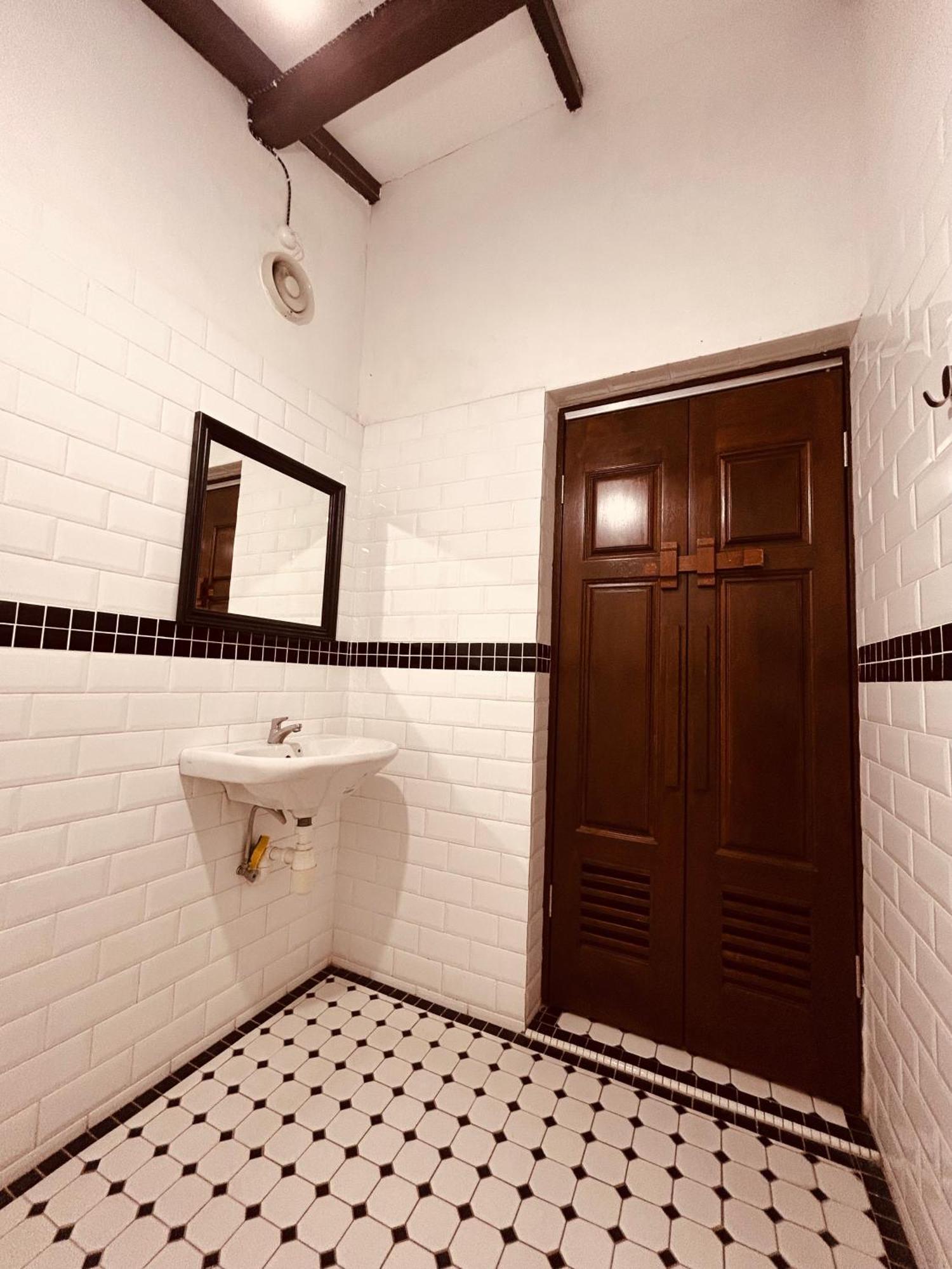 Asrama New Great Shanghai Female Georgetown